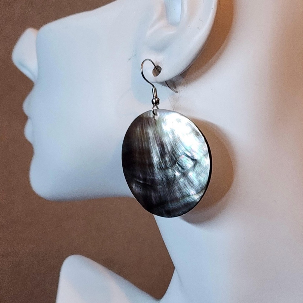 Abalone Shell Round Earrings - image 3